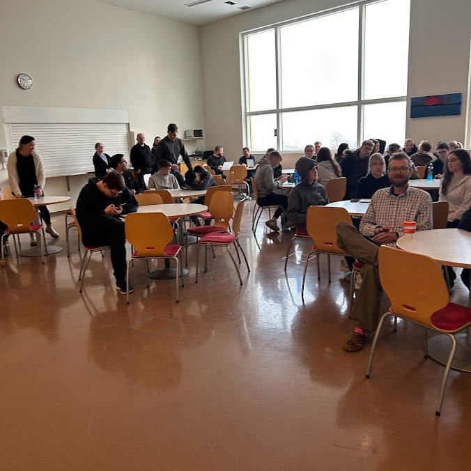 Nemendur og starfsfólk hittast á húsfundi