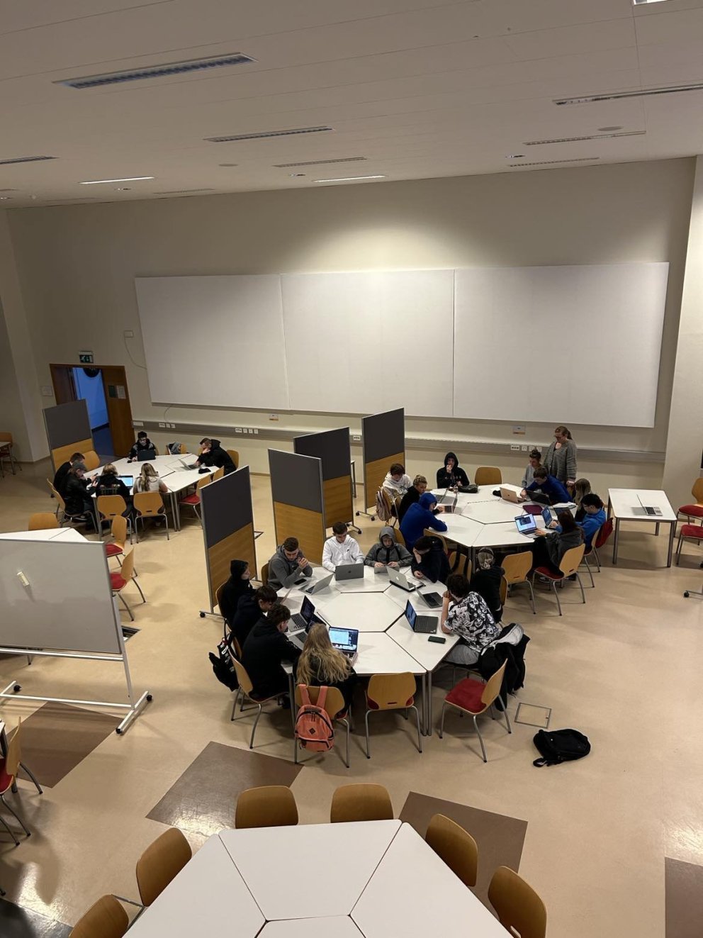 Kennsluáætlanir og áfangalýsingar