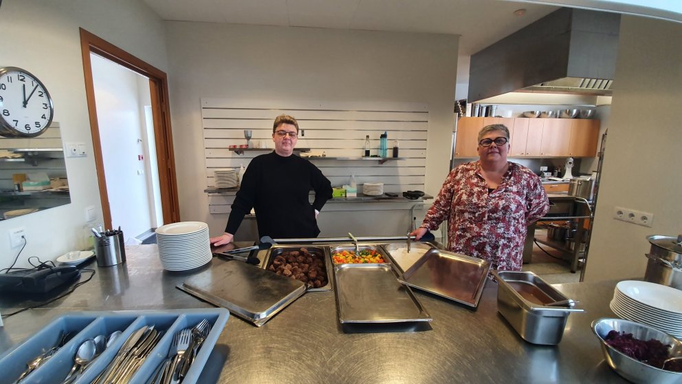 Það hjálpast allir að