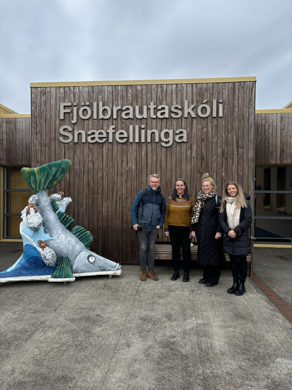 Gestirnir Kjell, Ida og Josephine ásamt skólameistaranum Hrafnhildi Hallvarðsdóttir