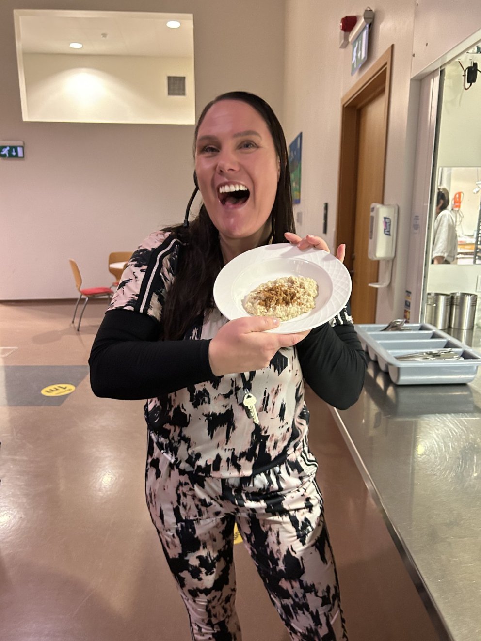 Rúna fjármálastjóri fær sér alltaf hafragraut á morgnana, þess vegna er hún svona hress.