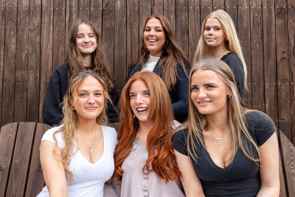 Frá vinstri uppi: Dagbjört Arna Guðmundsdóttir markaðstjóri, Ragnheiður Emma Einarsdóttir forseti, F&hellip;