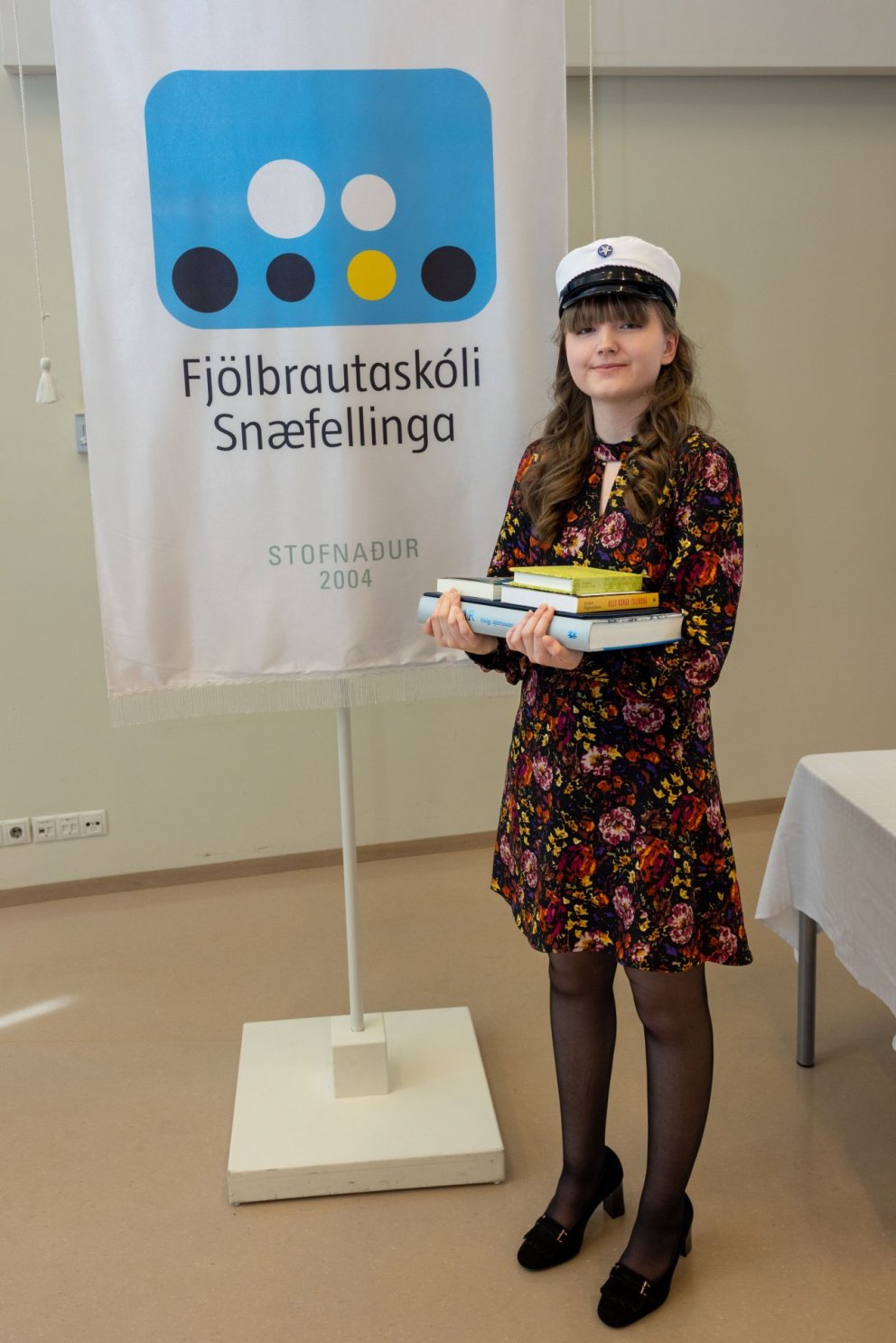Jóhanna María Ægisdóttir, dúx frá FSN vorið 2023 hlýtur styrk til náms við Háskóla Íslands.