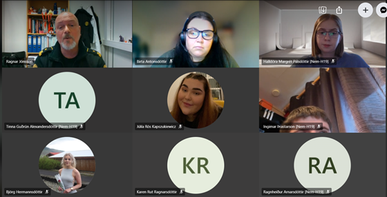 Nemendur í áfanganum SAKA (LÍFF2SA05) ásamt Ragnari Jónssyni lögreglufulltrúa.