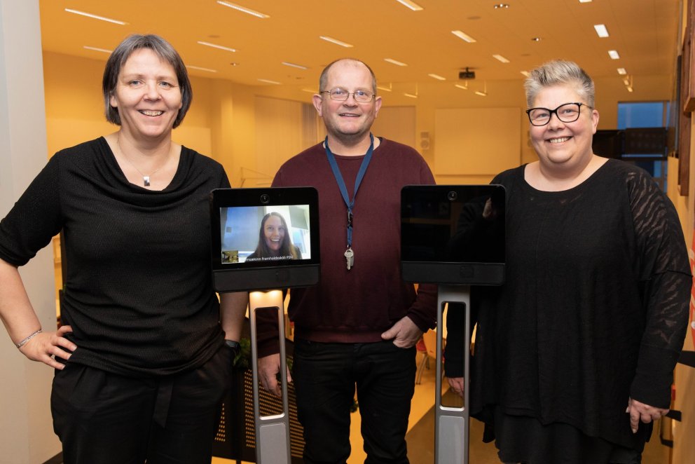 F.v. Hrafnhildur Hallvarsdóttir skólameistari, Fjarvera eitt þar sem Guðrún Jóna Jósepsdóttir fjármá…