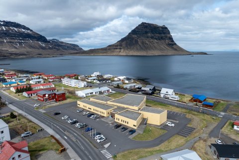 Fjölbrautaskóli Snæfellinga er staðsettur í Grundarfirði og býður upp á nám á framhaldsskólastigi.