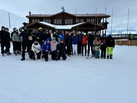 Flottir nemendur frá FSN skelltu sér á skíði og bretti