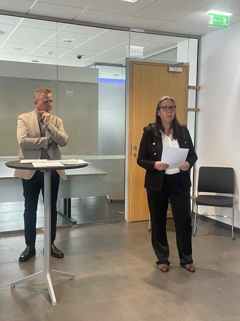 Hrafnhildur Hallvarðsdóttir skólameistari gerði grein fyrir verkefninu um innleiðingu gervigreindar …