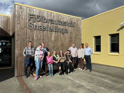 Hrafnhildur Hallvarðsdóttir ásamt gestum 

Myndirnar tók Guðrún Jóna Jósepsdóttir