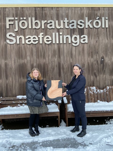 Áslaug Stella Steinarsdóttir og Hrafnhildur Hallvarðsdóttir skólameistari