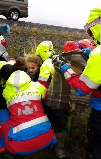 Nemendur í skyndihjálparáfanga tóku þátt í landsæfingu björgunarsveita.